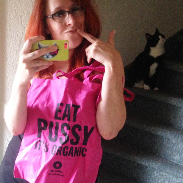 eat pussy bag