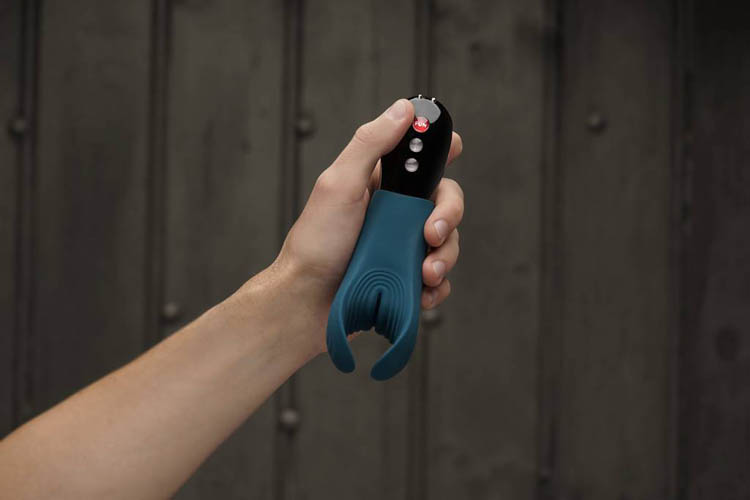 Dit is een afbeelding van fun factory manta review stroker vibrator for men