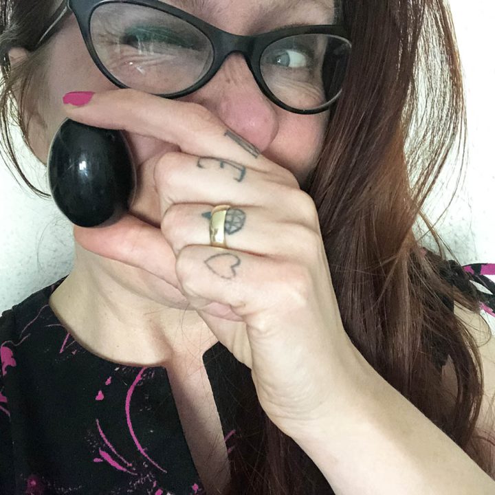 Dit is een afbeelding van yoni eggs zwarte obsidiaan